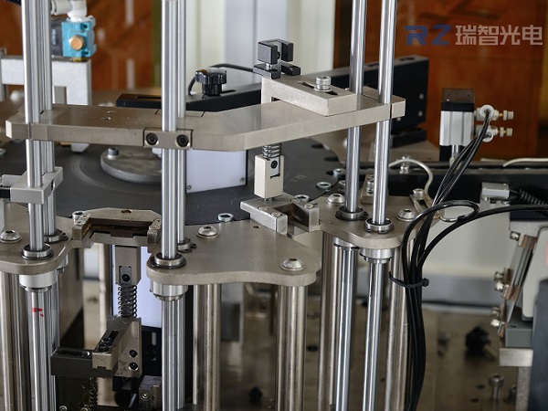 視覺(jué)檢測(cè)設(shè)備廠家：視覺(jué)檢測(cè)設(shè)備運(yùn)行中需要注意哪些問(wèn)題？